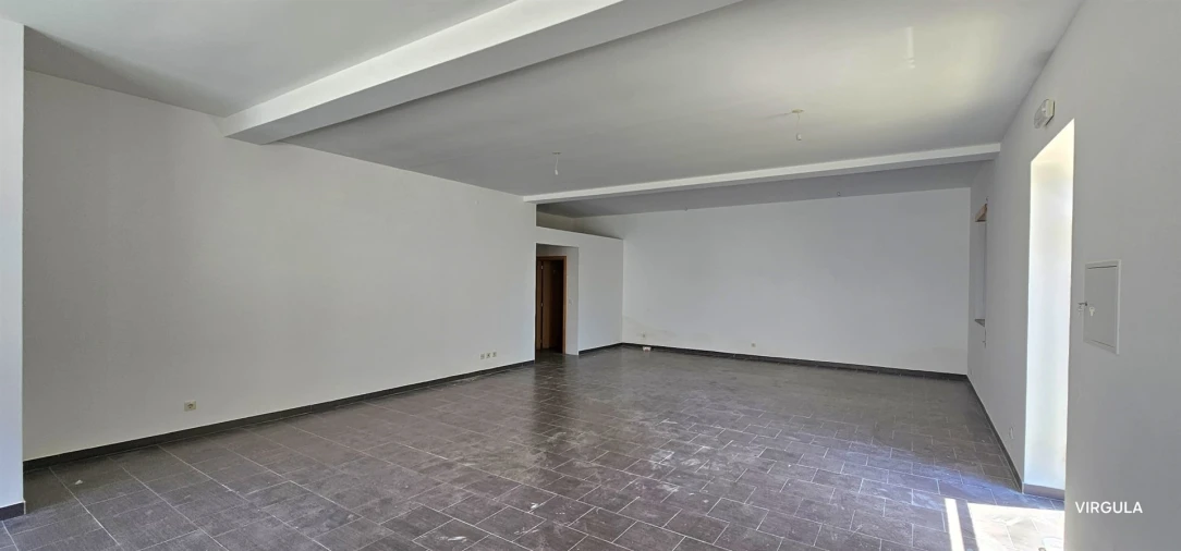 Loja para Arrendamento em Guarda Foto 5