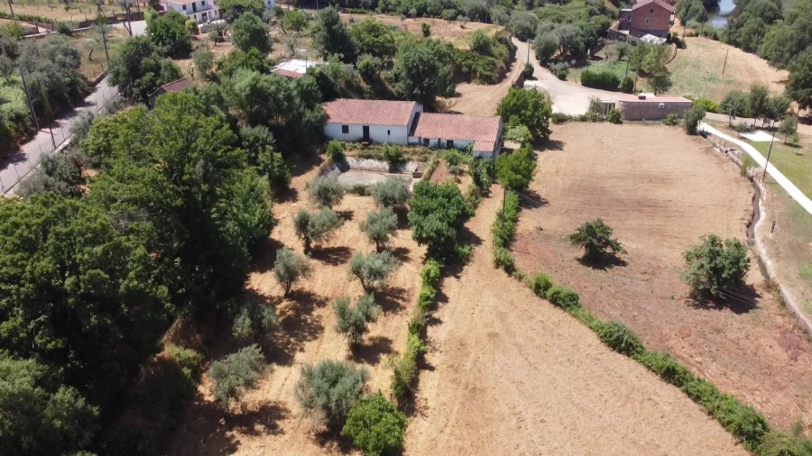 Moradia T3 para Venda em Paul Foto 3