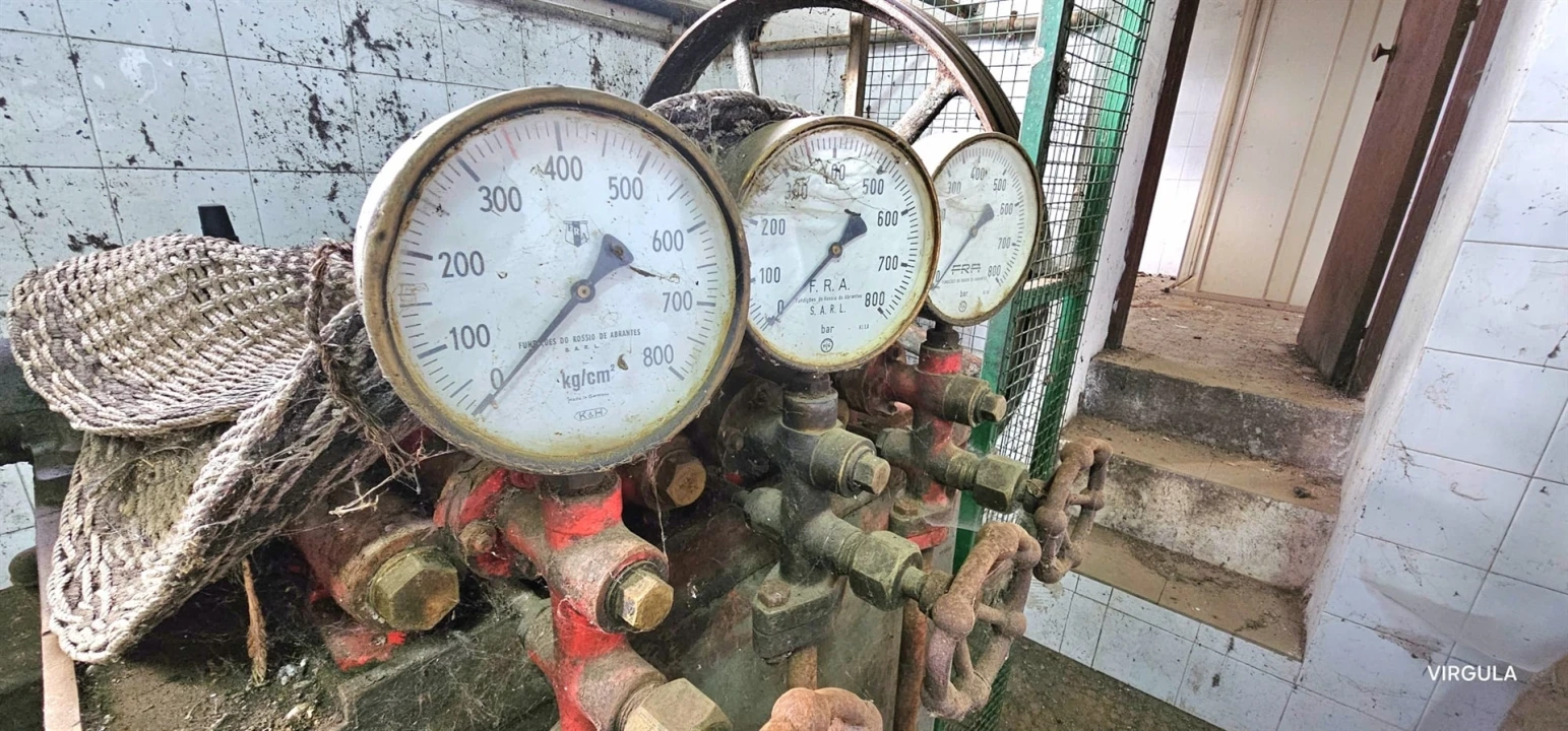 Moradia T3 para Venda em Paul Foto 12