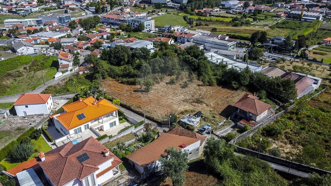 Terreno para Venda em Meixomil Foto 3