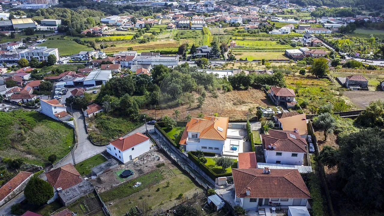 Terreno para Venda em Meixomil Foto 6