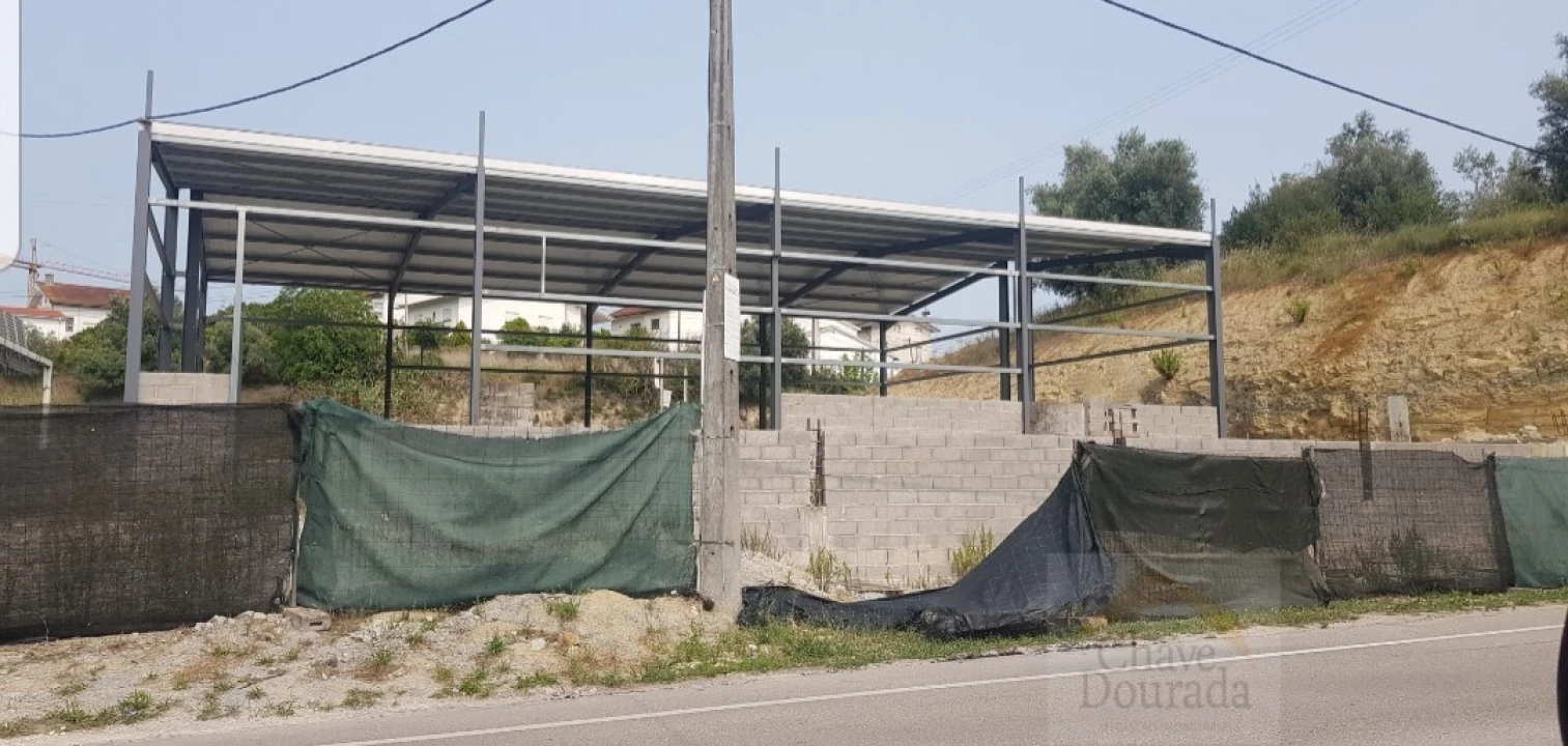 Armazém para Venda em Trouxemil e Torre de Vilela Foto 4