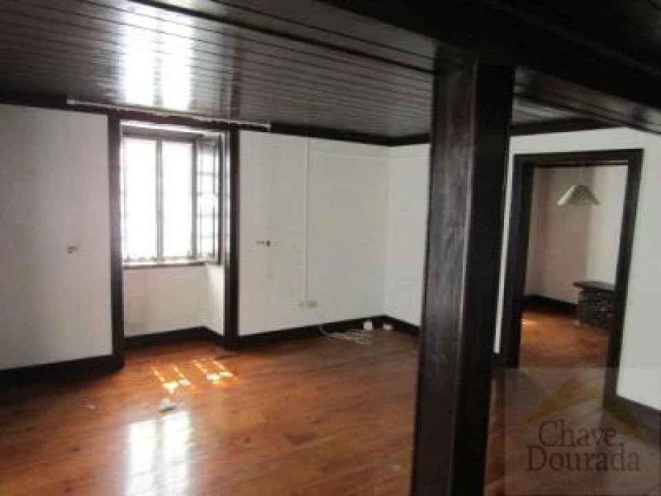 Moradia T5 para Venda em Santo Varão Foto 2