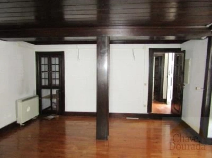 Moradia T5 para Venda em Santo Varão Foto 3