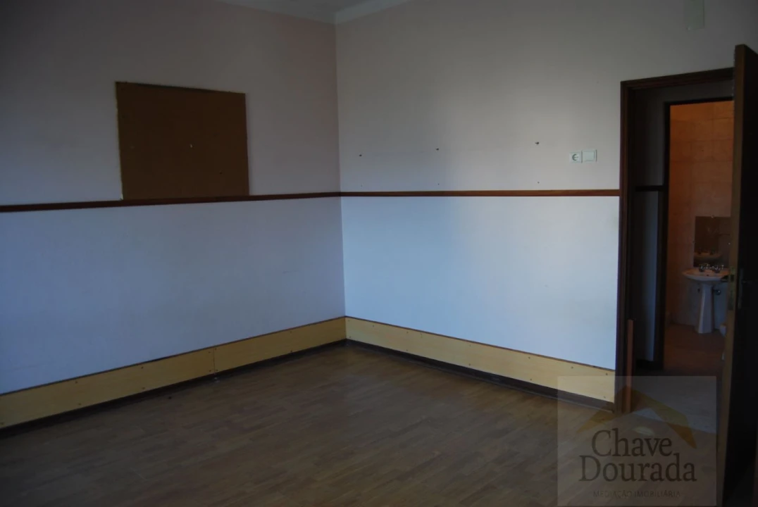 Prédio para Venda em Penacova Foto 7