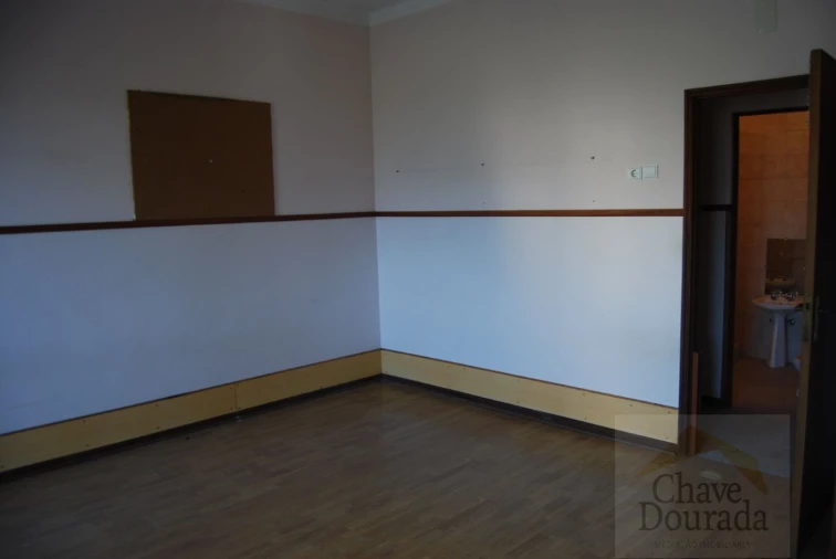 Prédio para Venda em Penacova Foto 7