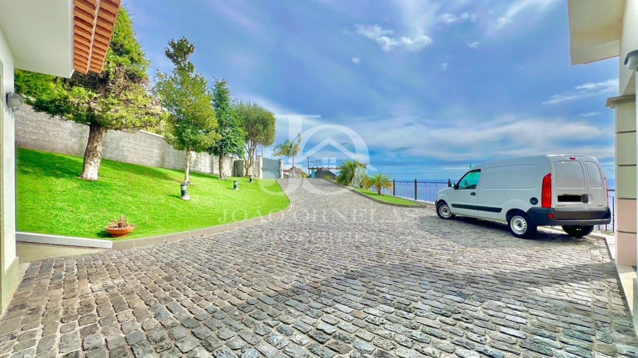 Moradia T3 para Venda em Arco da Calheta Foto 9