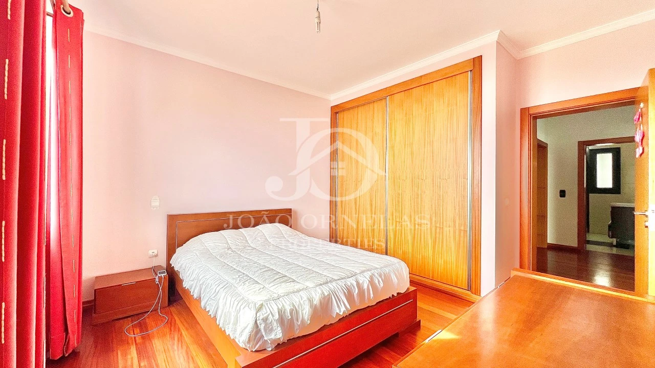 Moradia T3 para Venda em Arco da Calheta Foto 27