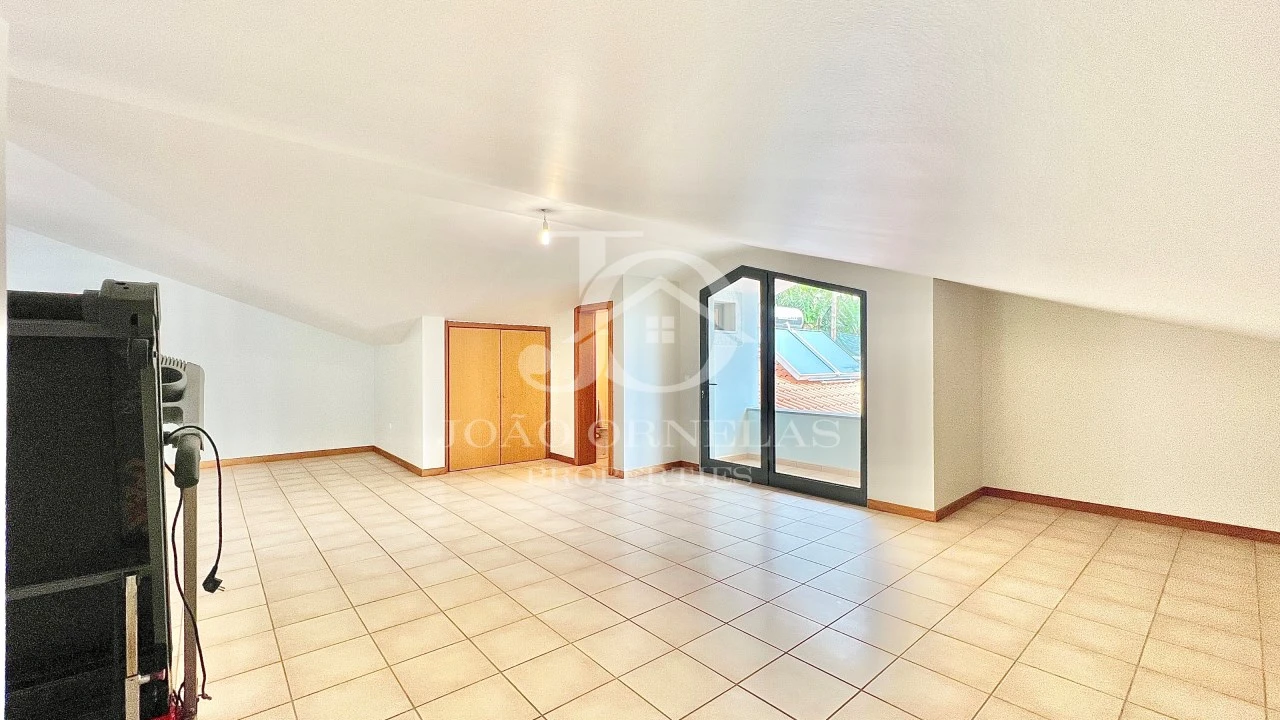 Moradia T3 para Venda em Arco da Calheta Foto 34