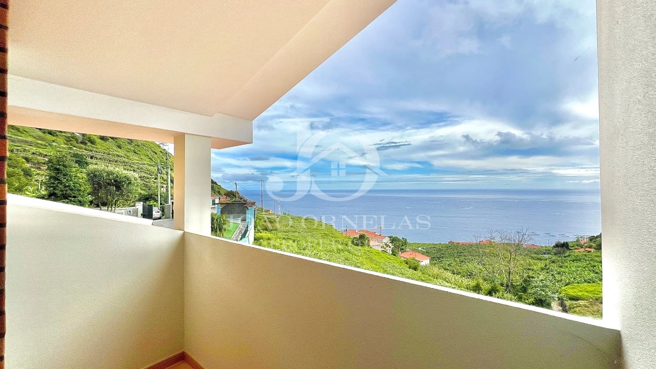 Moradia T3 para Venda em Arco da Calheta Foto 38