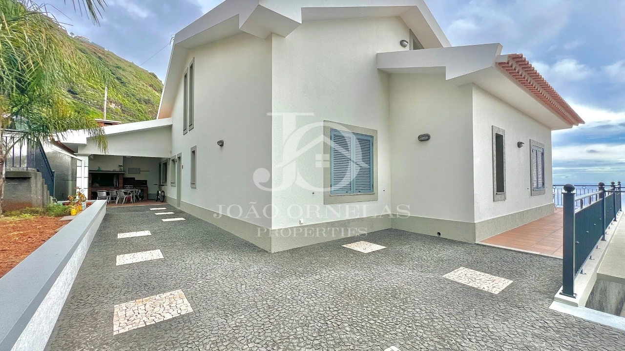 Moradia T3 para Venda em Arco da Calheta Foto 42