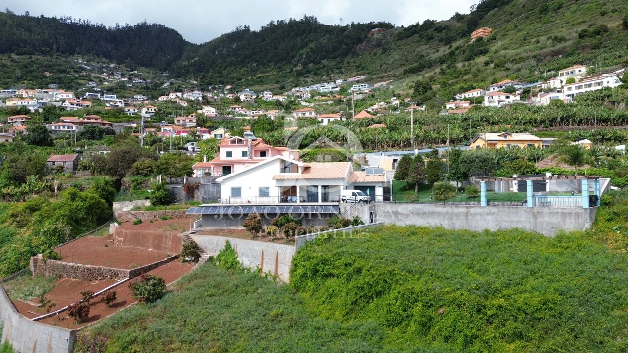 Moradia T3 para Venda em Arco da Calheta Foto 47