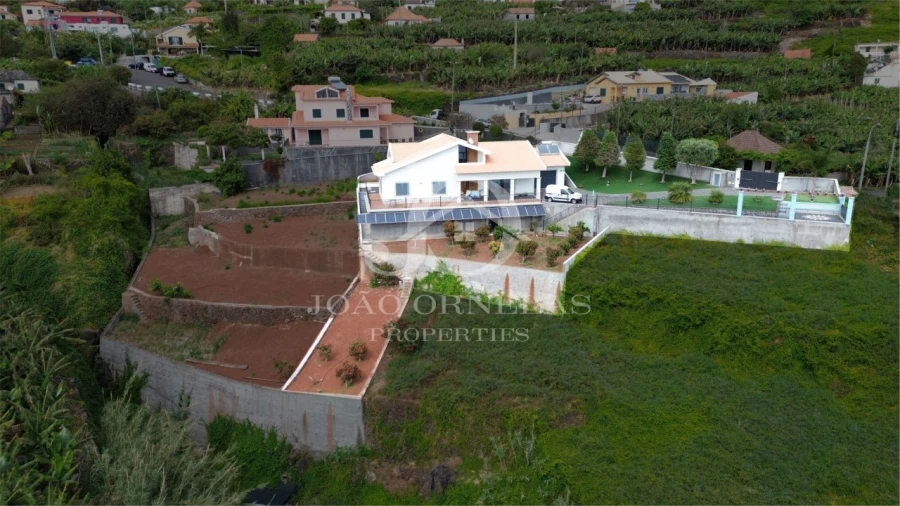 Moradia T3 para Venda em Arco da Calheta Foto 2