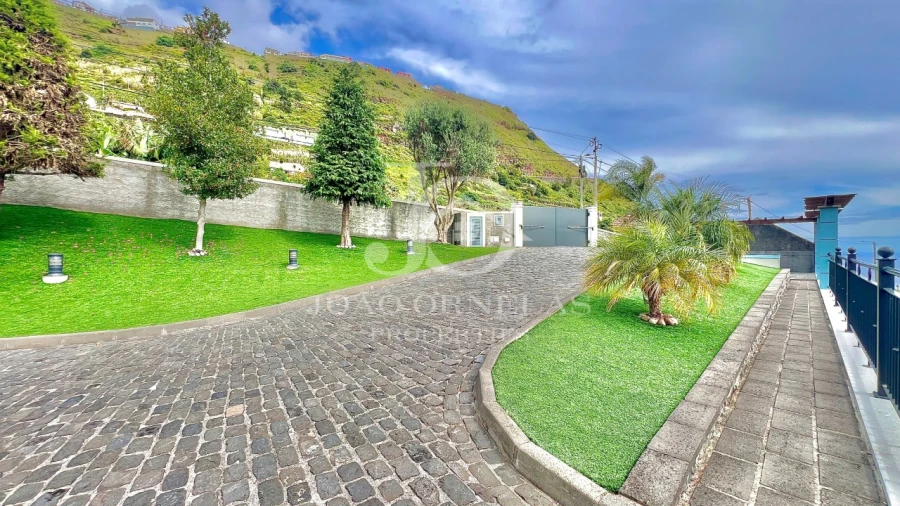 Moradia T3 para Venda em Arco da Calheta Foto 7