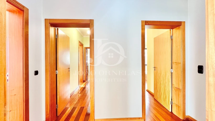 Moradia T3 para Venda em Arco da Calheta Foto 21