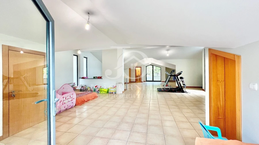 Moradia T3 para Venda em Arco da Calheta Foto 36