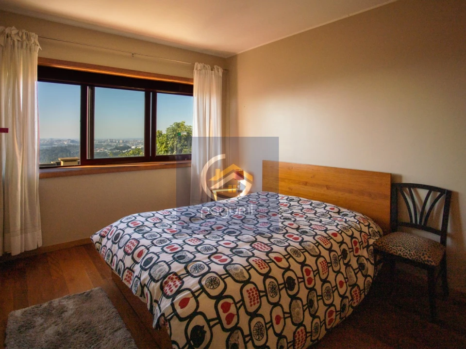 Moradia T8 para Venda em Baguim do Monte (Rio Tinto) Foto 9