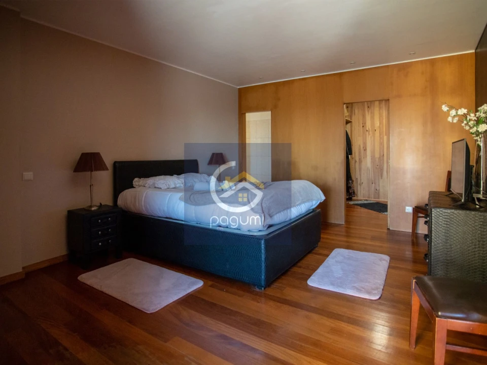 Moradia T8 para Venda em Baguim do Monte (Rio Tinto) Foto 15