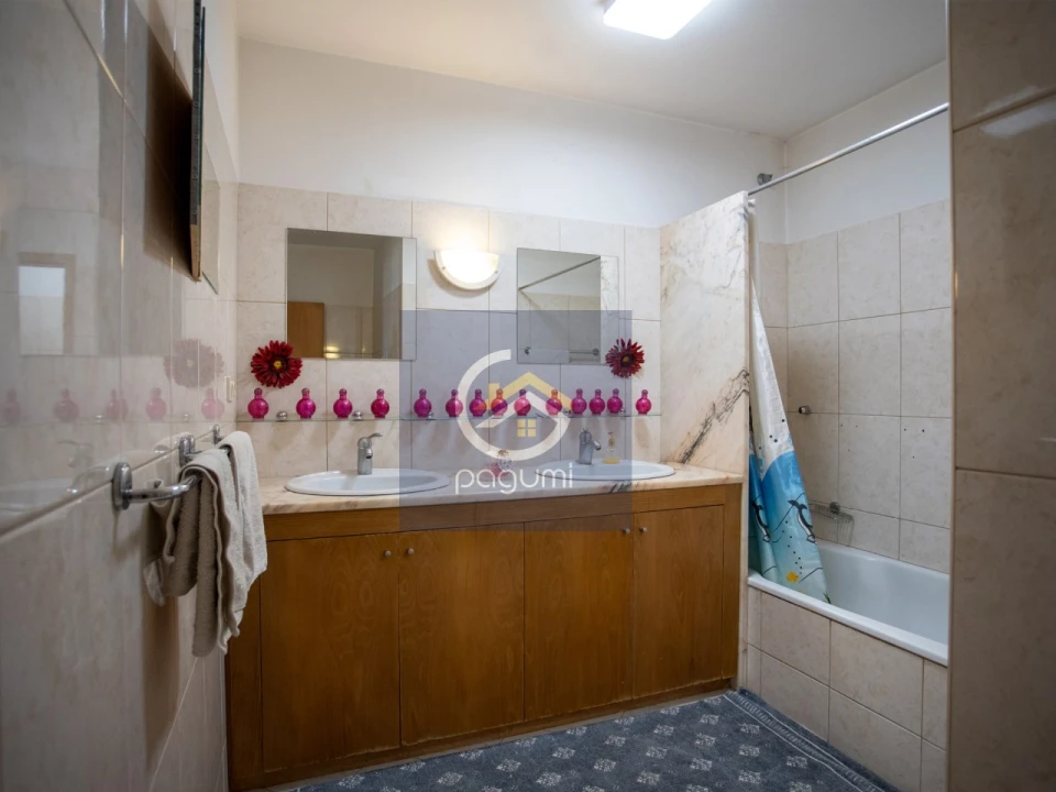 Moradia T8 para Venda em Baguim do Monte (Rio Tinto) Foto 19