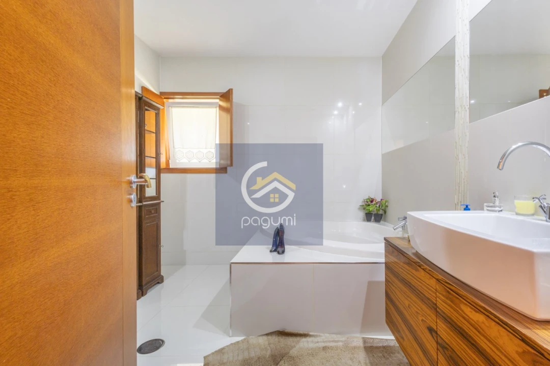 Moradia T4 para Venda em Castelões Foto 49