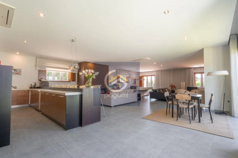 Moradia T4 para Venda em Castelões Foto 15