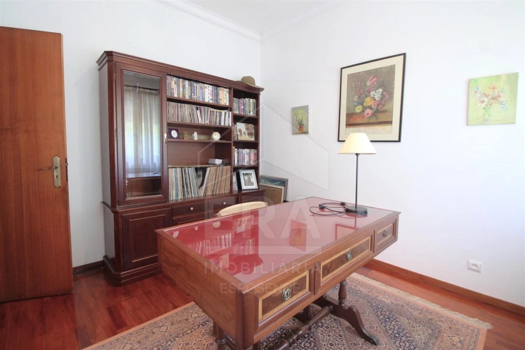 Moradia T5 para Venda em Darque Foto 12