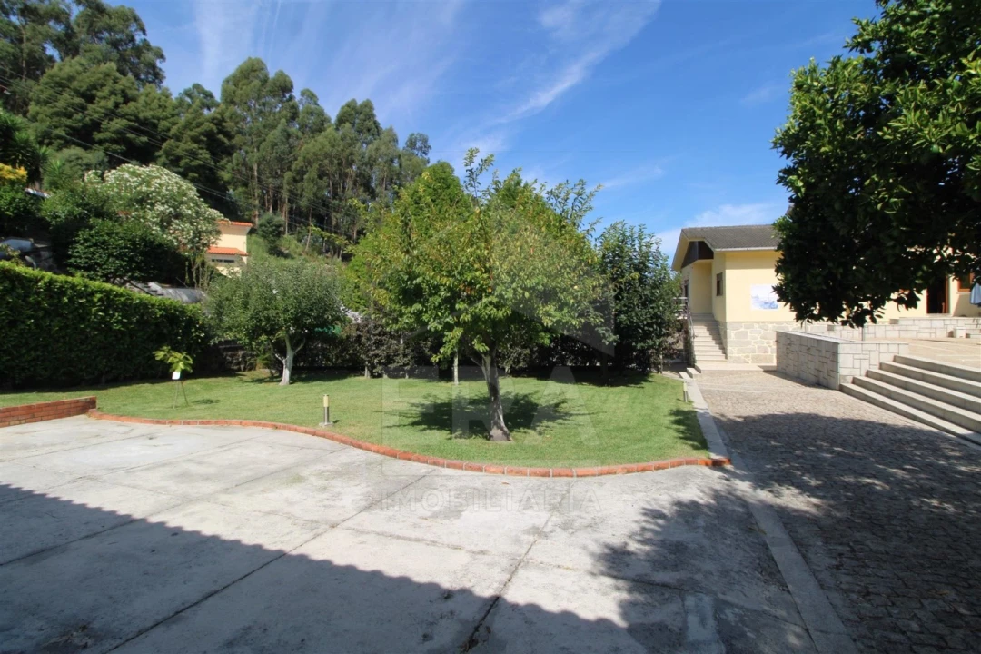 Moradia T5 para Venda em Darque Foto 15