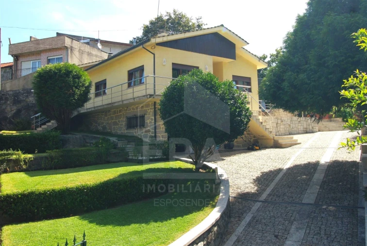 Moradia T5 para Venda em Darque Foto 1