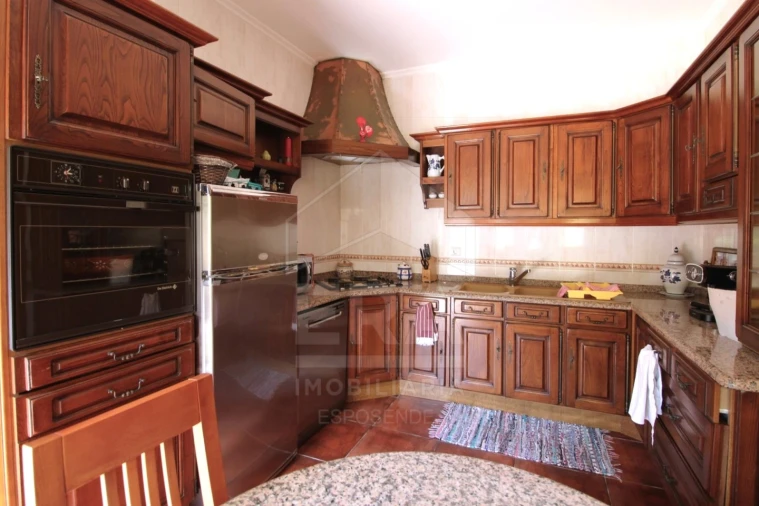 Moradia T5 para Venda em Darque Foto 6