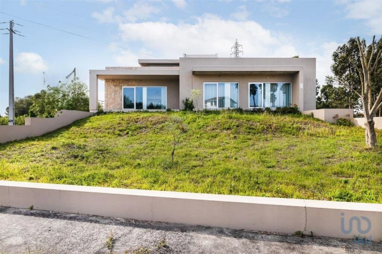 Moradia T4 para Venda em Cortegaça Foto 2