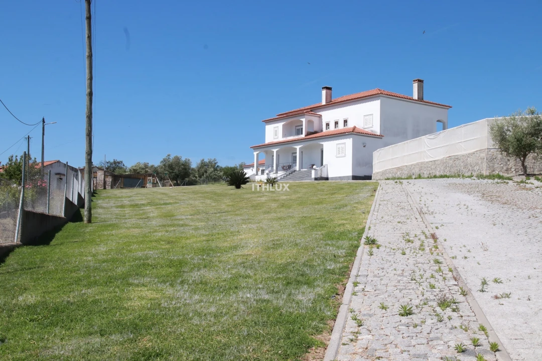Quinta T4 para Venda em Assunção, Ajuda, Salvador e Santo Ildefonso Foto 3