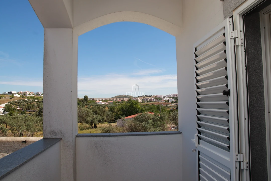 Quinta T4 para Venda em Assunção, Ajuda, Salvador e Santo Ildefonso Foto 13