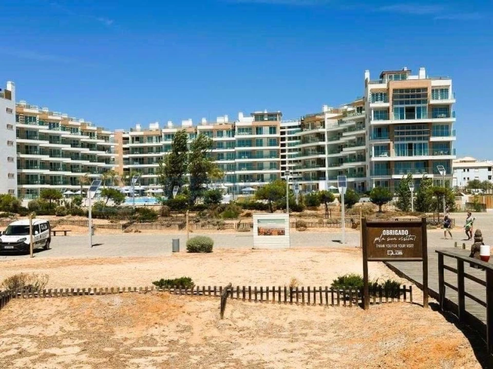 Apartamento T2 para Venda em Quarteira Foto 35