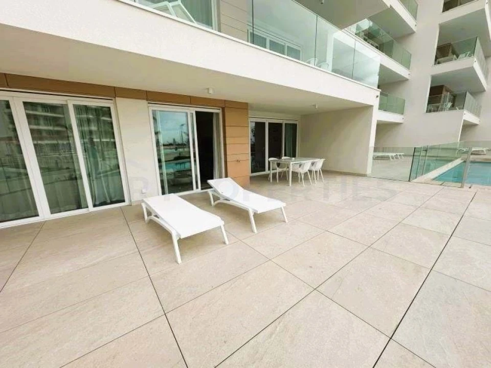 Apartamento T2 para Venda em Quarteira Foto 28