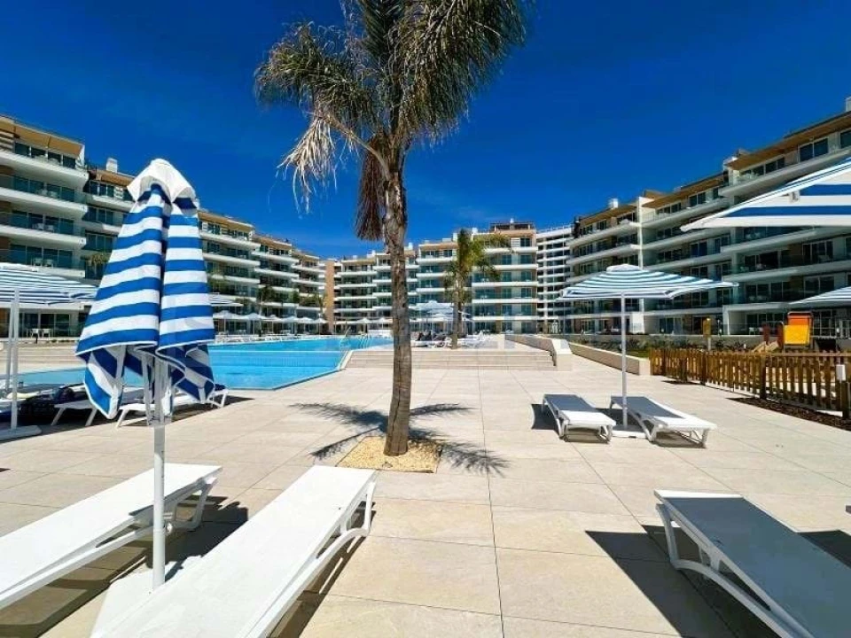 Apartamento T2 para Venda em Quarteira Foto 30