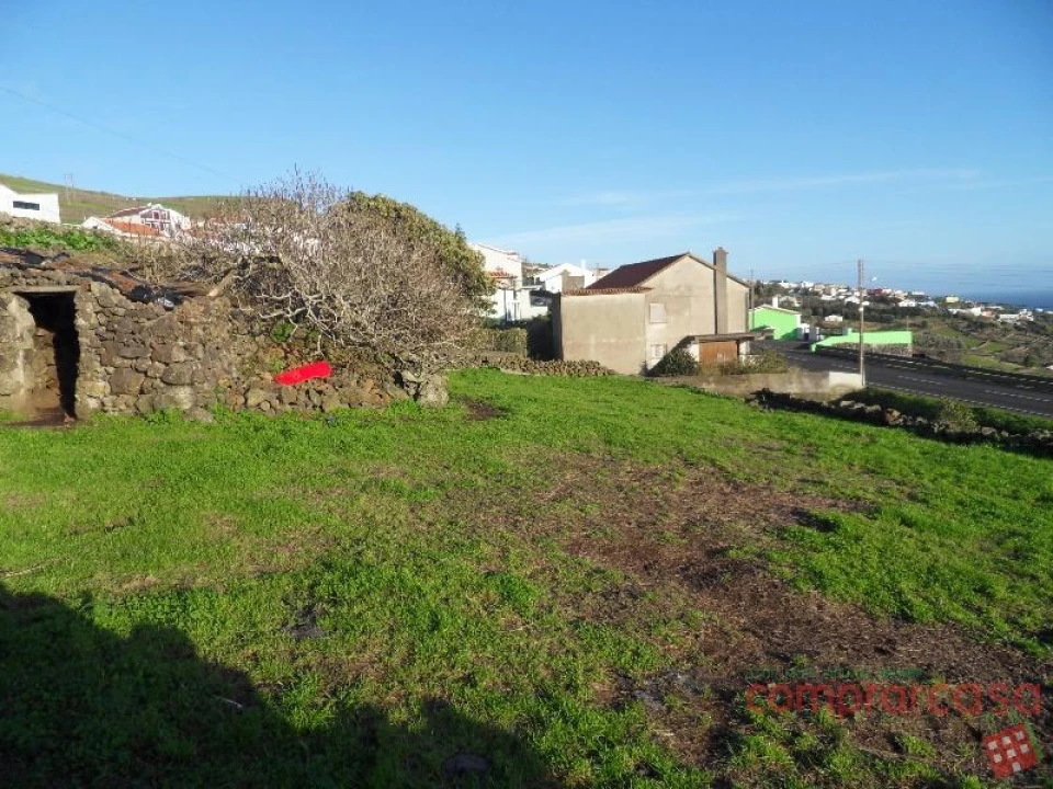 Terreno para Venda em Feteira Foto 1