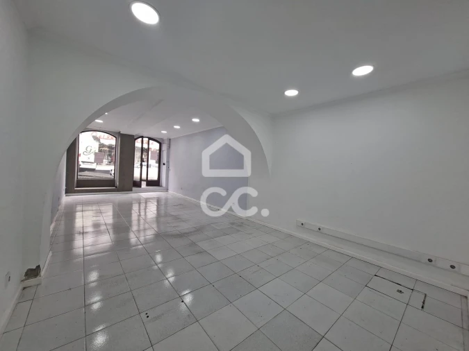 Negócio para Arrendamento em Angra (Nossa Senhora da Conceição) Foto 3