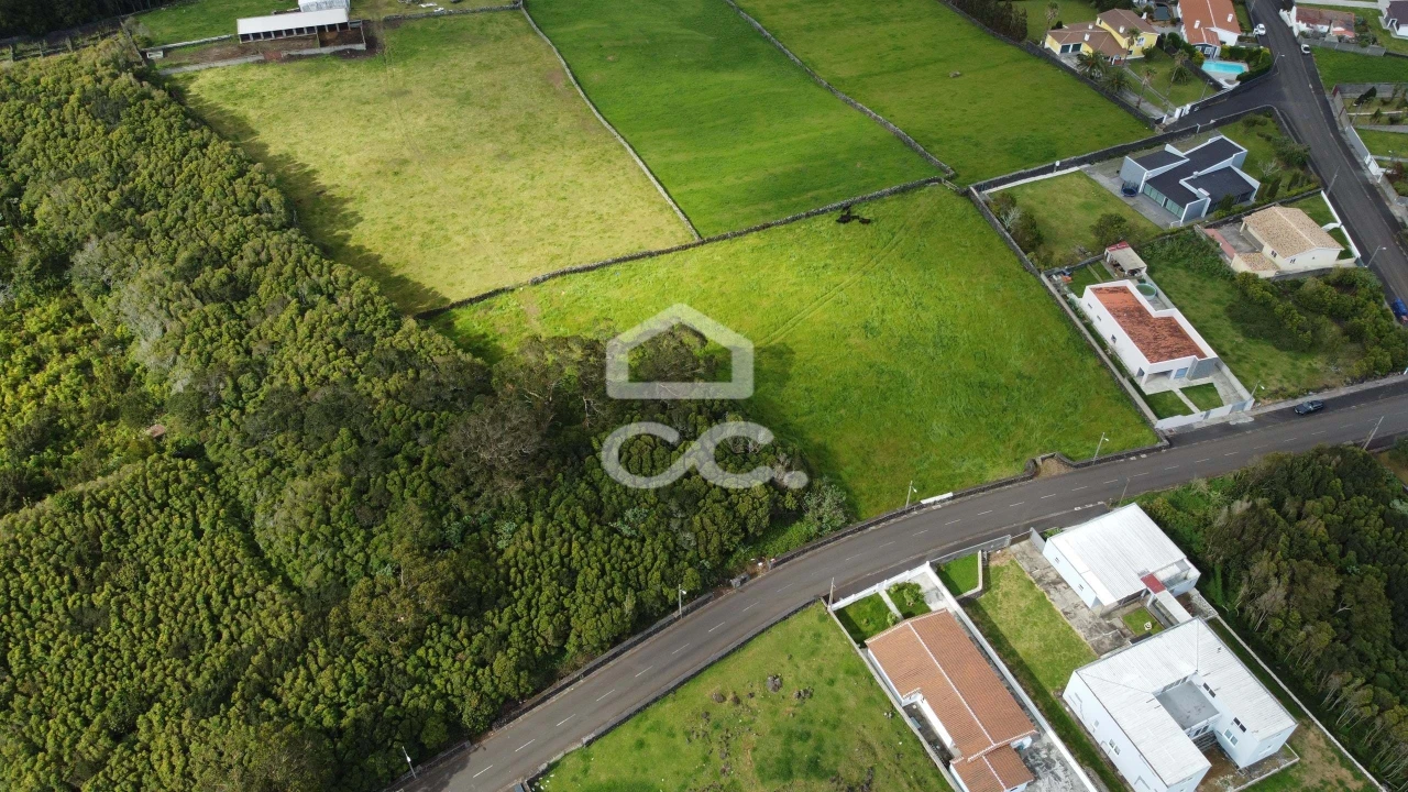 Terreno para Venda em Fonte do Bastardo Foto 4