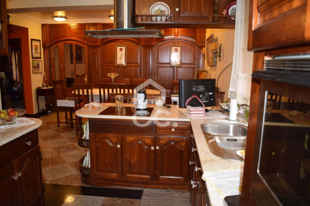 Moradia T4 para Venda em Porto Judeu Foto 4