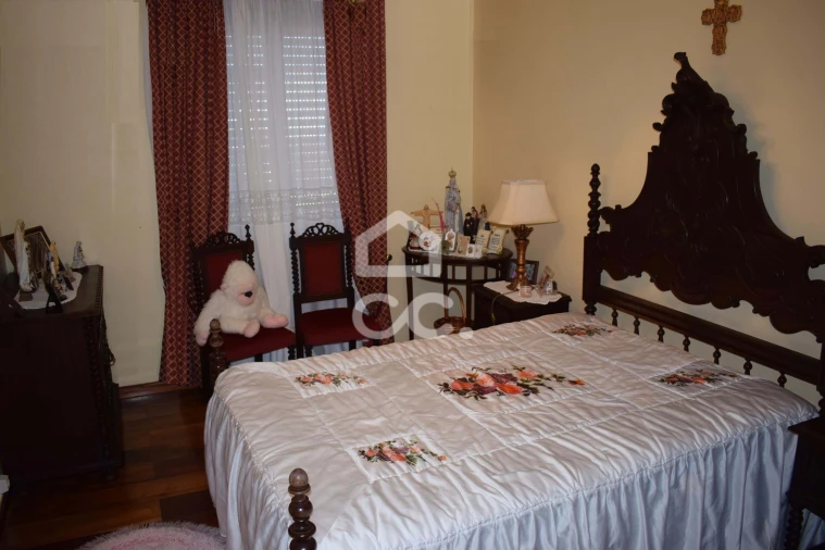 Moradia T4 para Venda em Porto Judeu Foto 11