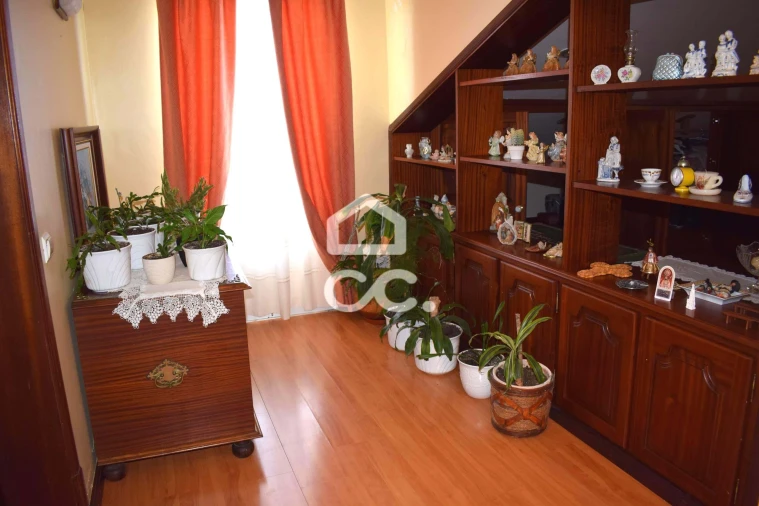 Moradia T4 para Venda em Porto Judeu Foto 16