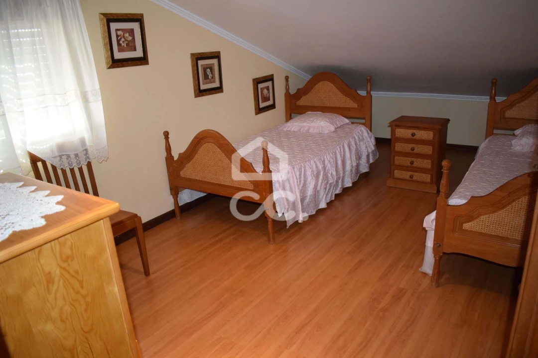 Moradia T4 para Venda em Porto Judeu Foto 17