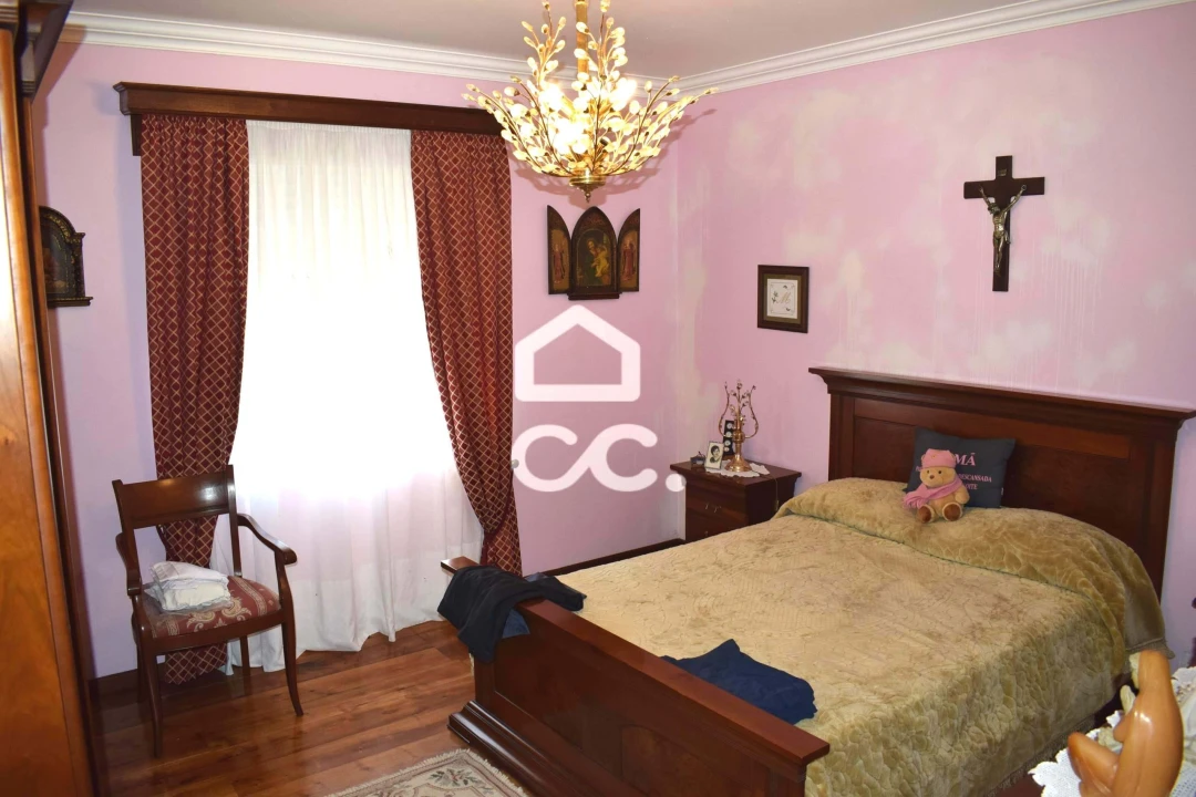 Moradia T4 para Venda em Porto Judeu Foto 12