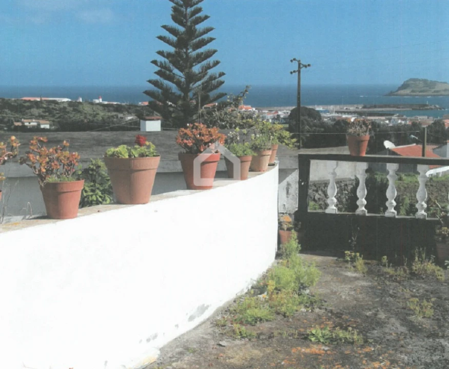 Moradia T2 para Venda em Santa Cruz da Graciosa Foto 3