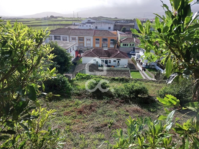 Moradia T3 para Venda em Praia da Vitoria (Santa Cruz) Foto 3