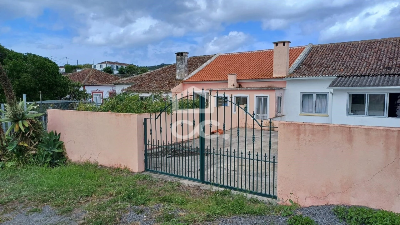 Moradia T4 para Venda em Praia da Vitoria (Santa Cruz) Foto 15