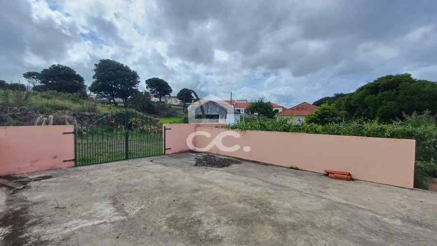 Moradia T4 para Venda em Praia da Vitoria (Santa Cruz) Foto 10