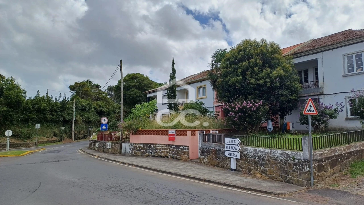 Moradia T4 para Venda em Praia da Vitoria (Santa Cruz) Foto 16