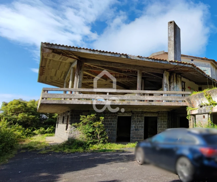 Moradia T6 para Venda em Serreta Foto 1