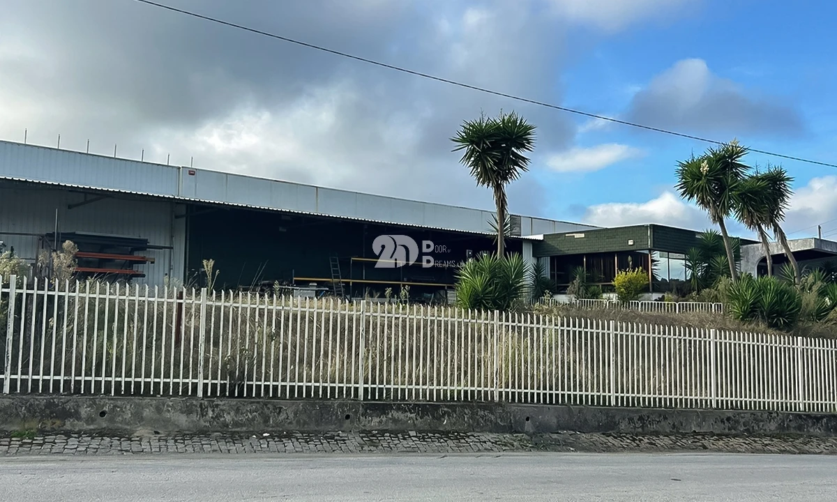 Armazém para Venda em Bougado (São Martinho e Santiago) Foto 1